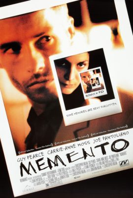 Poster phim Kẻ Mất Trí Nhớ – Memento (2000)